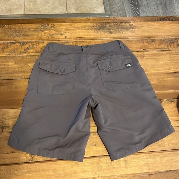 𝅺the North Face women’s 100% Nylon brown hiking shorts, 4, in good condition - Picture 2 of 7